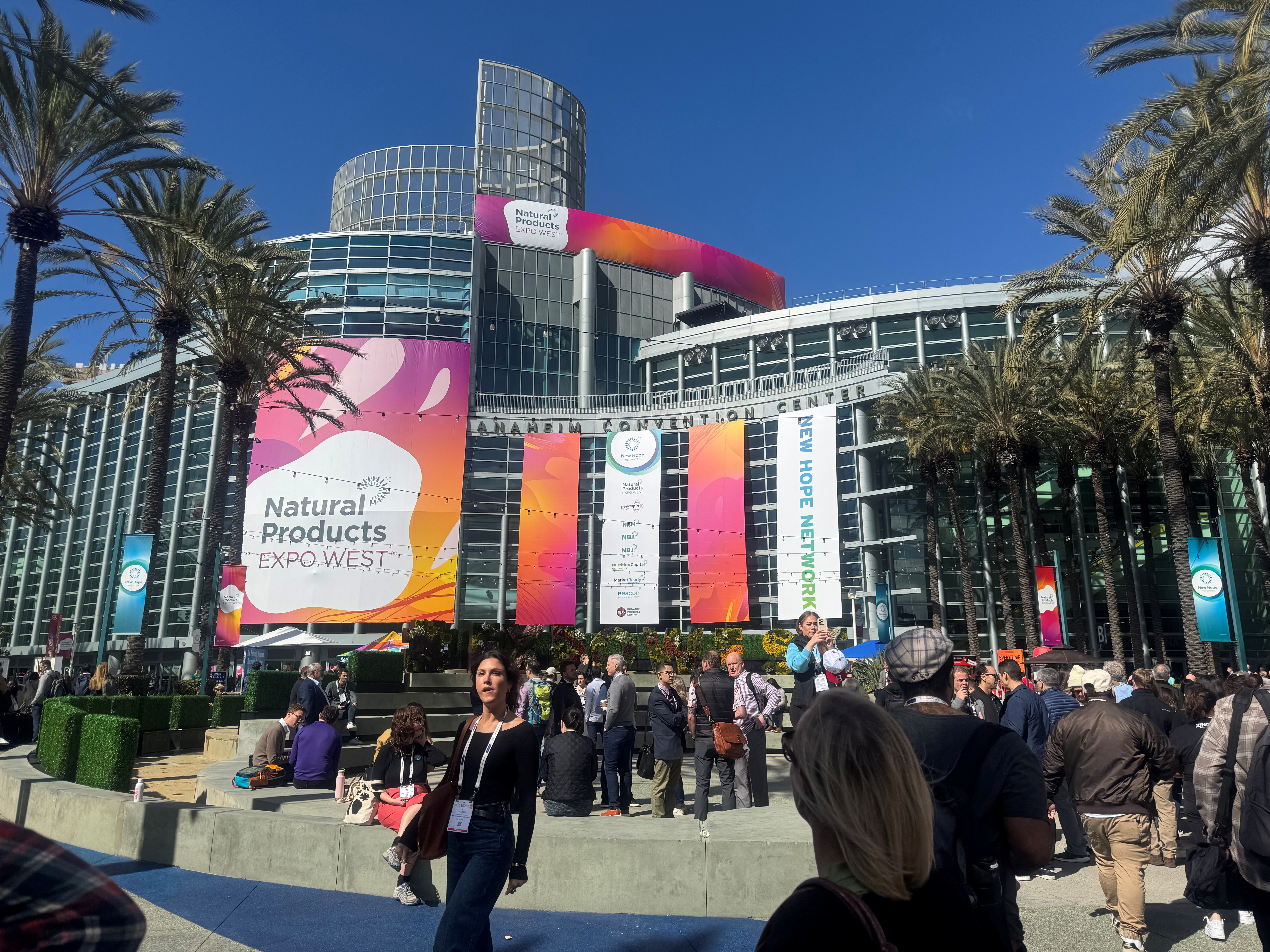 アメリカ最大のサプリメントの展示会【Natural Food Expo West】に参加してきました！
